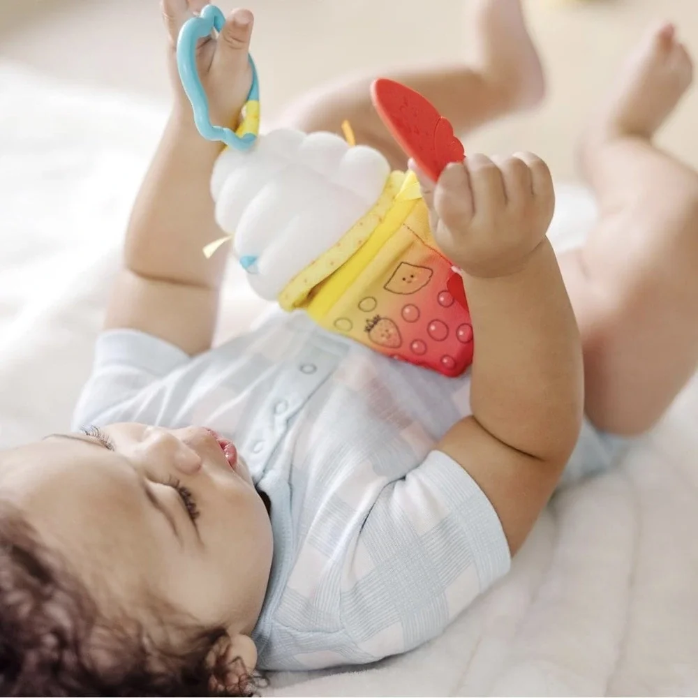 Melissa‎ & Doug Multi-Sensory Bubble Tea Take-Along Clip-On Infant Toy